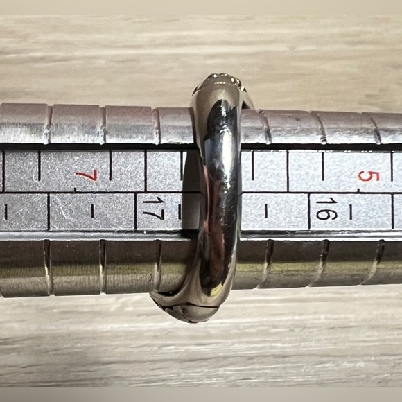 Designer Hallmarked Sterling Silver White Topaz Cobblestone Bypass Ring, Size 6 - Picture 12 of 12